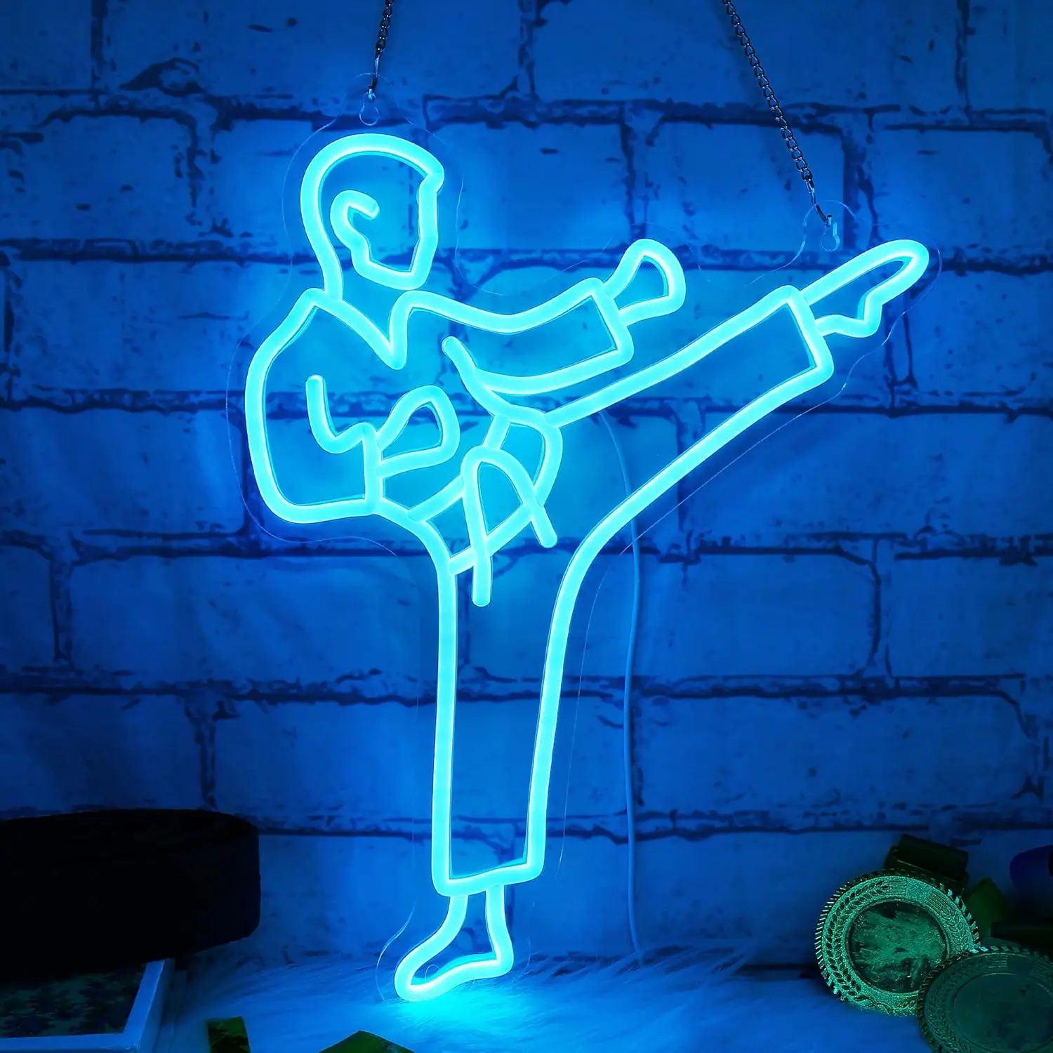 空手マンのネオンサイン、青色LED、壁掛けアート、USB電源 - Home Gym Neon Sign のレビューと価格